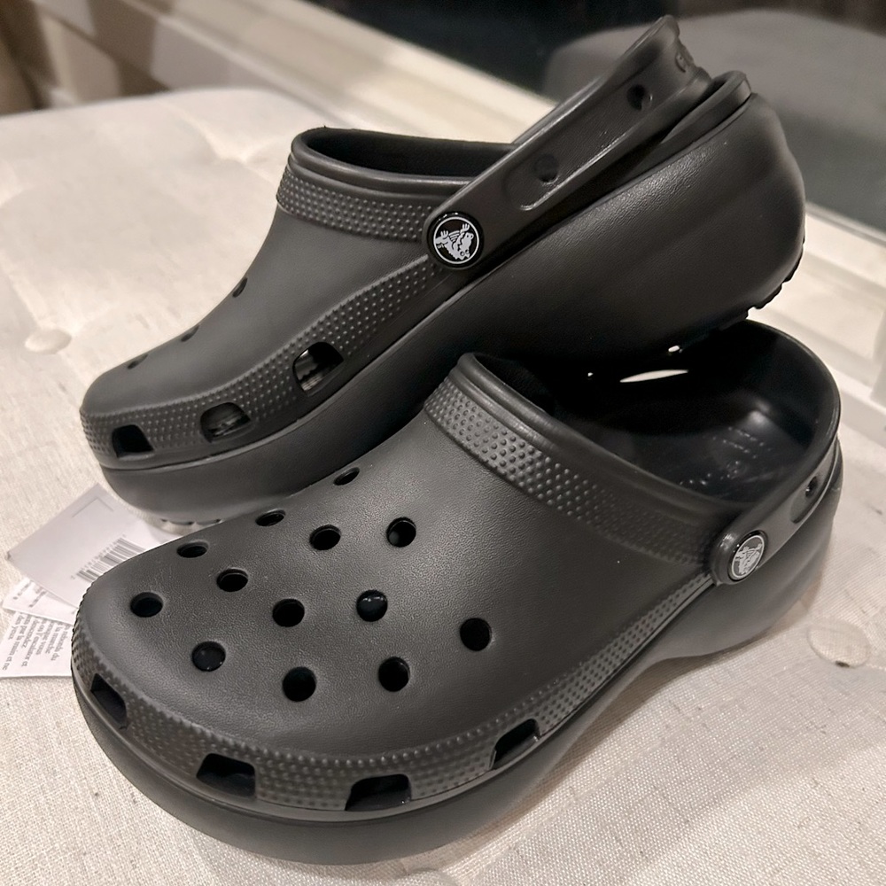Platform Comfort Crocs in Black
